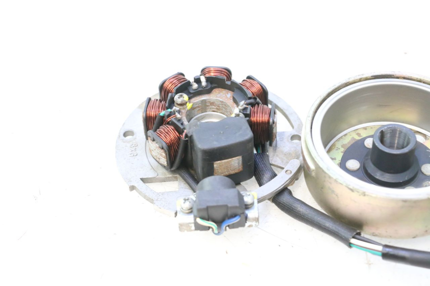photo de LICHTMASCHINE TNT MOTOR ROMA 12' 2T 50 (2007 - 2018) - Details der Befestigungspunkte