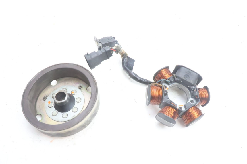 photo de LICHTMASCHINE GILERA RUNNER SP 50 (2002 - 2004) - Detailansicht des Bauteils
