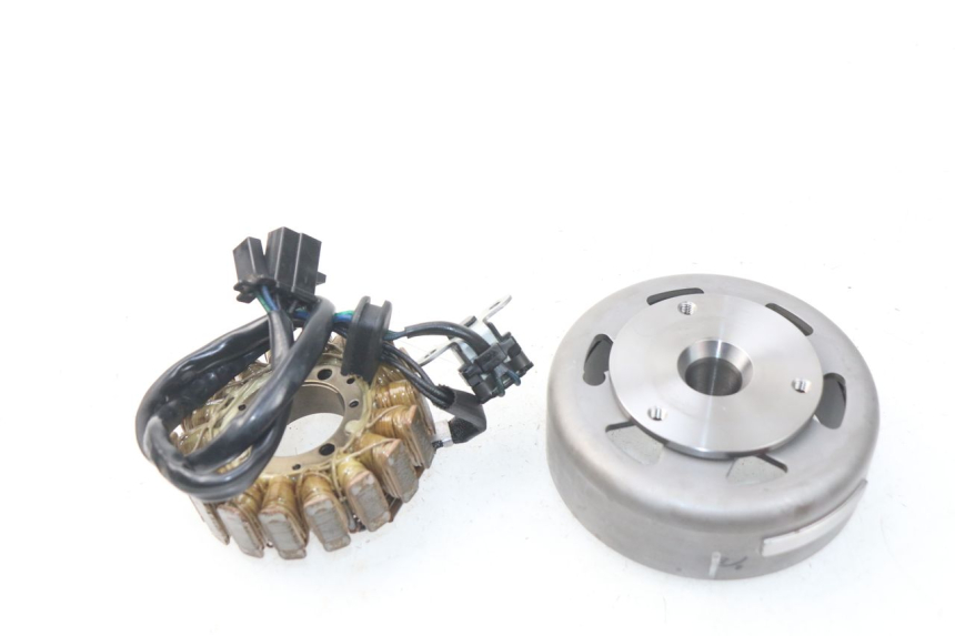 photo de LICHTMASCHINE SUZUKI RV VAN VAN 125 (2003 - 2008) - Details der Befestigungspunkte