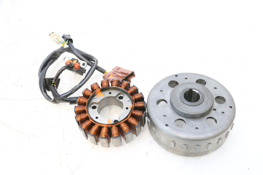 photo de LICHTMASCHINE PEUGEOT SATELIS COMPRESSOR K15 125 (2006 - 2009) - Hauptansicht