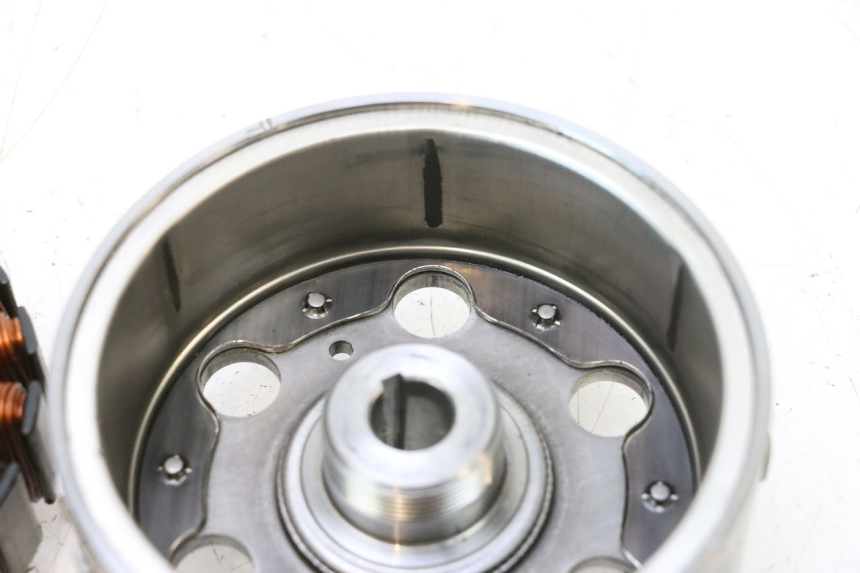 photo de LICHTMASCHINE PEUGEOT SATELIS COMPRESSOR K15 125 (2006 - 2009) - Charakteristische Merkmale