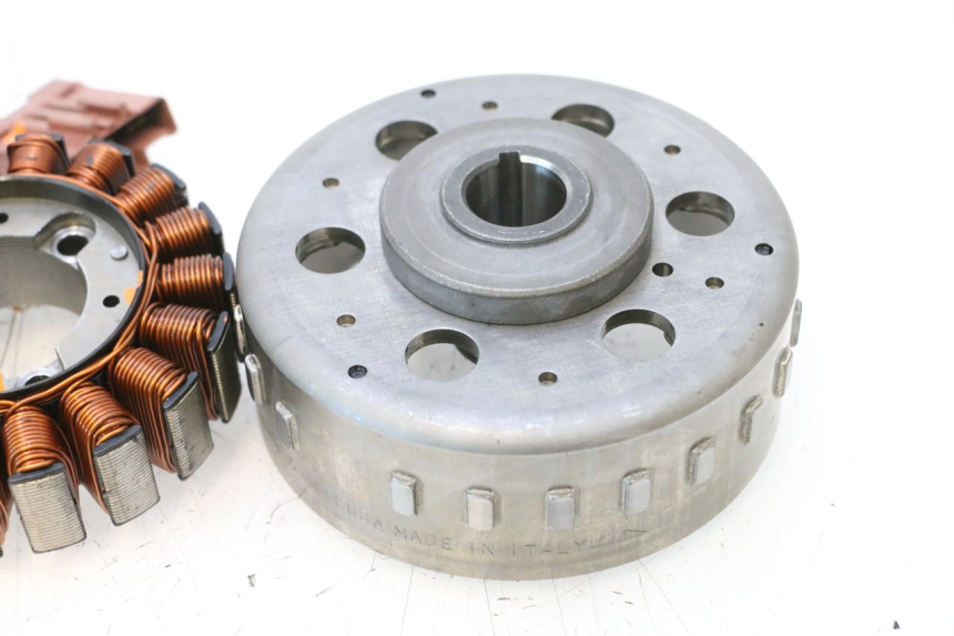 photo de LICHTMASCHINE PEUGEOT SATELIS COMPRESSOR K15 125 (2006 - 2009) - Alternative Perspektive