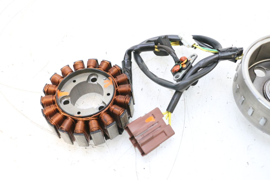 photo de LICHTMASCHINE PEUGEOT SATELIS COMPRESSOR K15 125 (2006 - 2009) - Geprüftes Gebrauchtteil