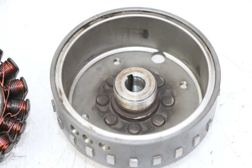 photo de LICHTMASCHINE PEUGEOT SATELIS 125 (2013 - 2018) - Charakteristische Merkmale