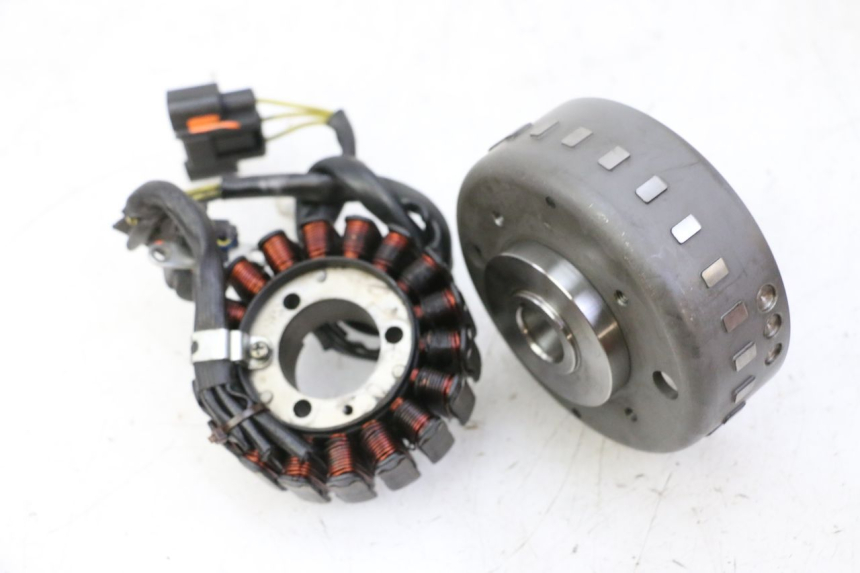 photo de LICHTMASCHINE PEUGEOT SATELIS 125 (2013 - 2018) - Zoom auf Gebrauchszustand