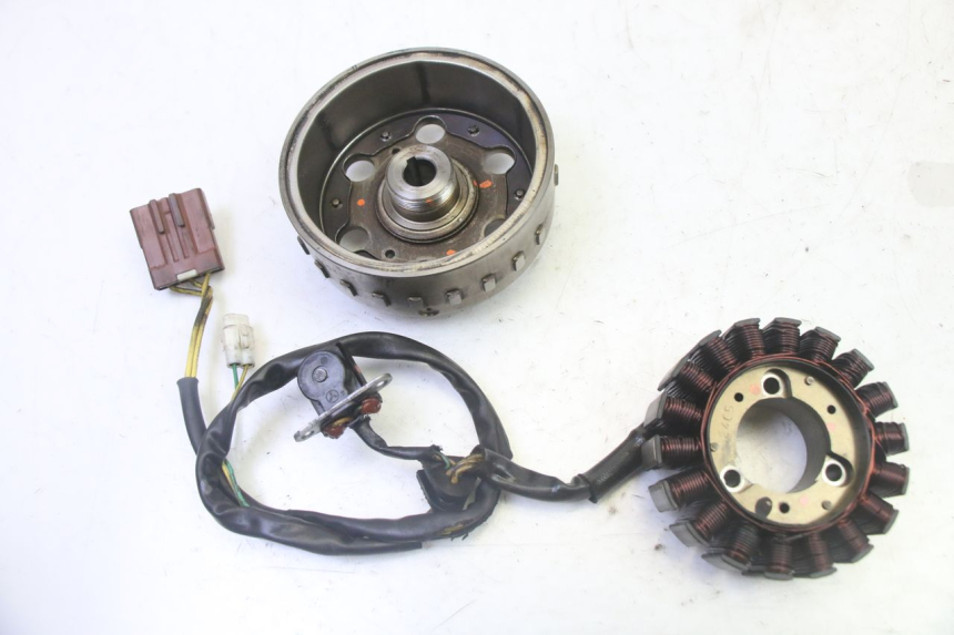 photo de LICHTMASCHINE PEUGEOT SATELIS 125 (2013 - 2018) - Zoom auf Gebrauchszustand