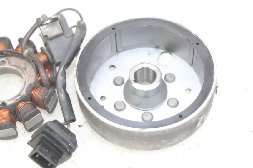 photo de ROTOR STATOR APRILIA SCARABEO 100 (2003 - 2012) - Technische Nahaufnahme
