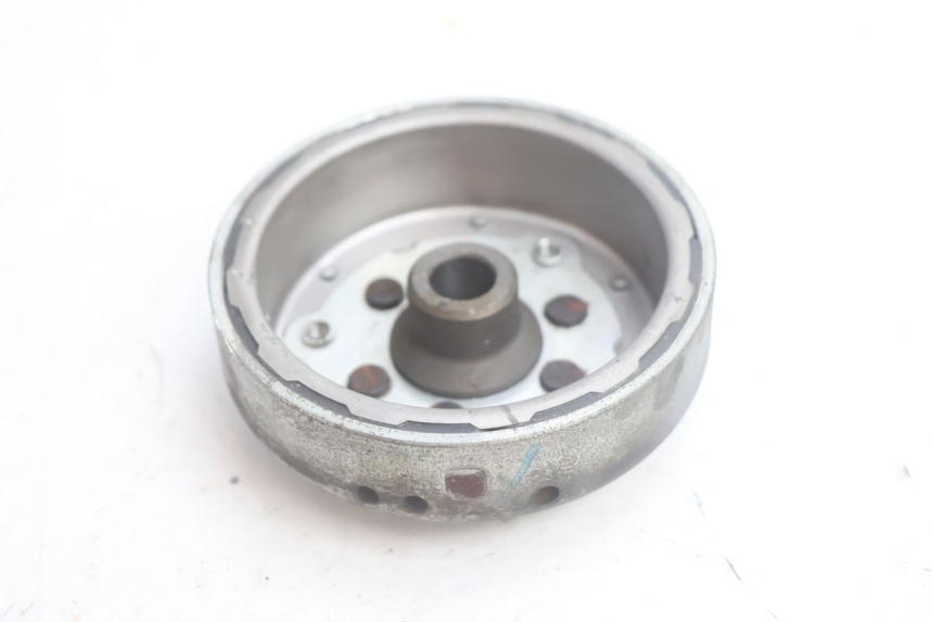 photo de LICHTMASCHINE HONDA SCV LEAD 100 (2003 - 2007) - Charakteristische Merkmale