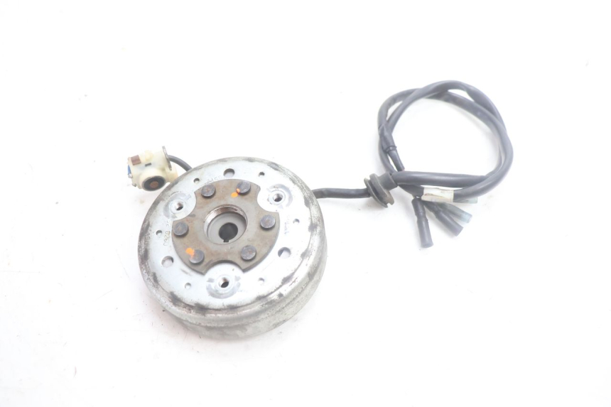 photo de LICHTMASCHINE HONDA SCV LEAD 100 (2003 - 2007) - Zoom auf Gebrauchszustand