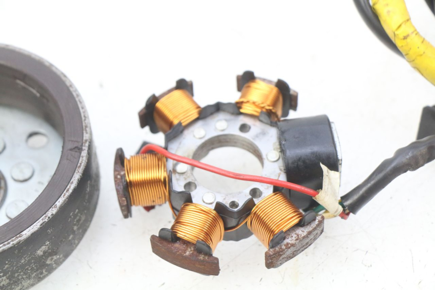 photo de ROTOR STATOR DERBI SENDA 50 (2003 - 2005) - Details der Befestigungspunkte