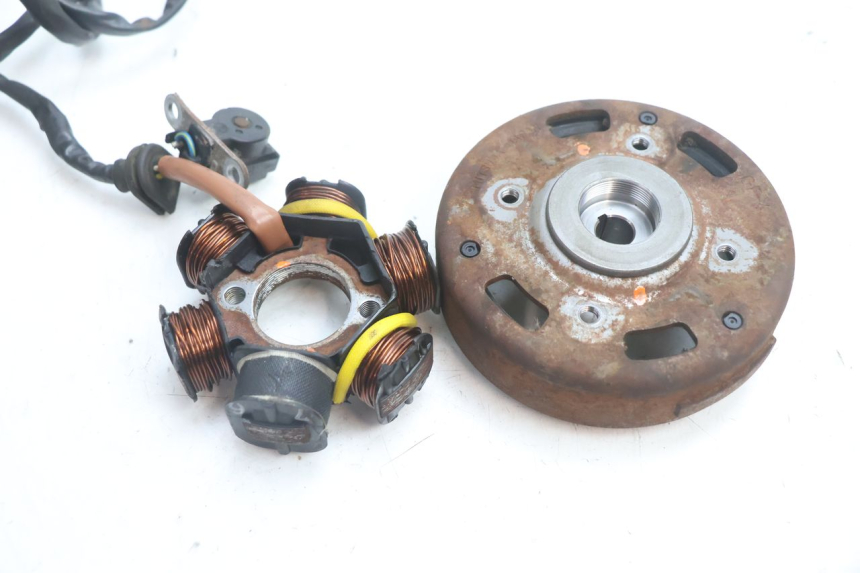 photo de LICHTMASCHINE PEUGEOT SPEEDFIGHT 2 AC 50 (2000 - 2009) - Technische Nahaufnahme