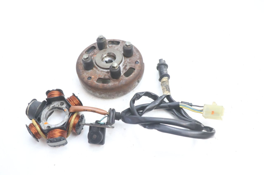 photo de LICHTMASCHINE PEUGEOT SPEEDFIGHT LC 50 (1996 - 2002) - Hauptansicht