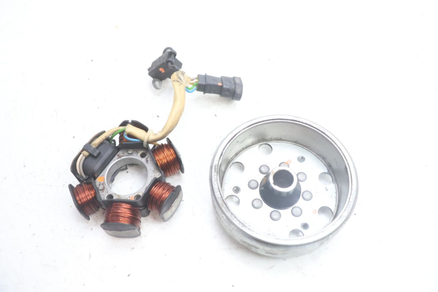 photo de LICHTMASCHINE APRILIA SR 2T 50 (2012 - 2017) - Detailansicht des Bauteils
