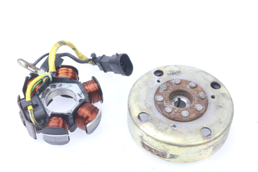 photo de LICHTMASCHINE APRILIA SR CARB LC 2T 50 (2004 - 2012) - Hauptansicht