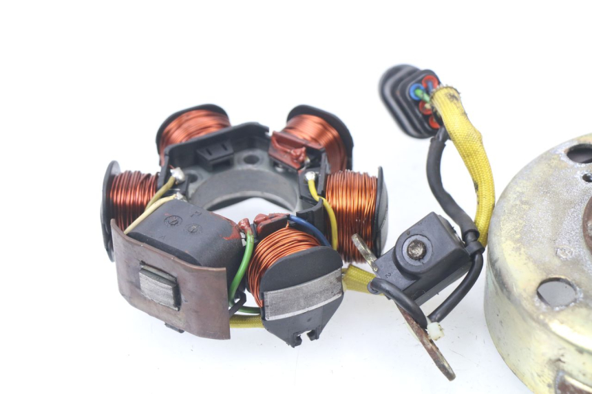 photo de LICHTMASCHINE APRILIA SR CARB LC 2T 50 (2004 - 2012) - Alternative Perspektive