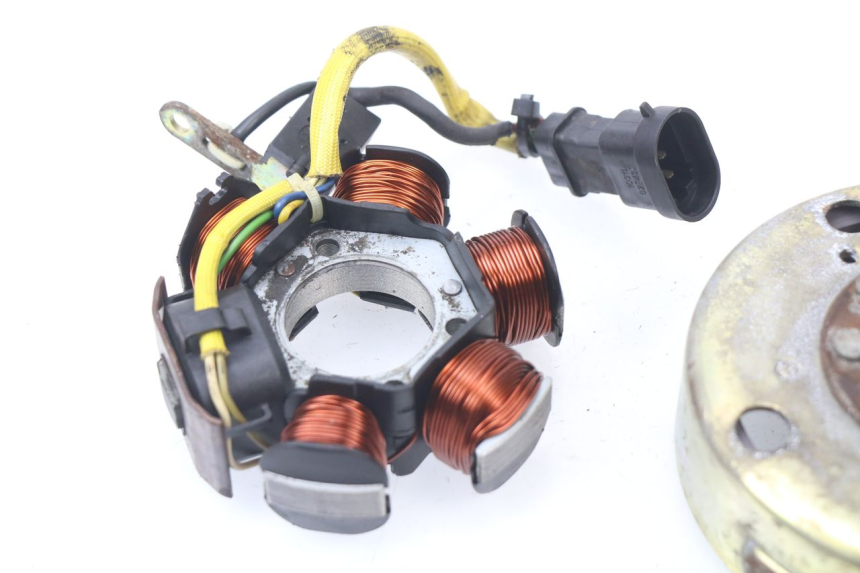 photo de LICHTMASCHINE APRILIA SR CARB LC 2T 50 (2004 - 2012) - Details der Befestigungspunkte
