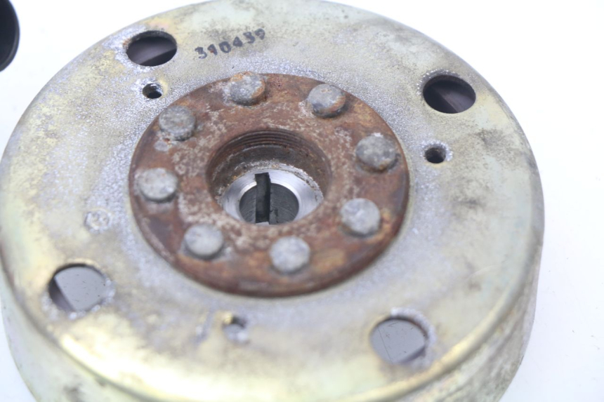 photo de LICHTMASCHINE APRILIA SR CARB LC 2T 50 (2004 - 2012) - Oberflächenzustand und Material