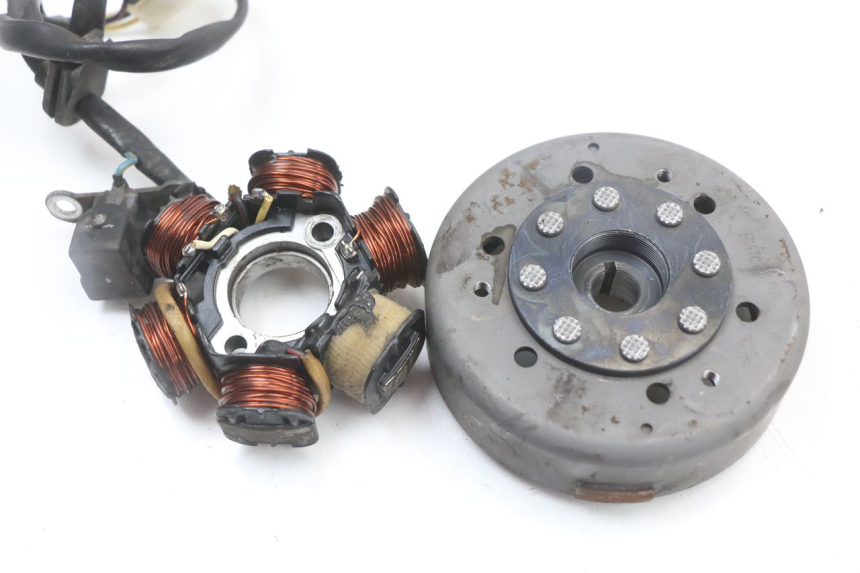 photo de LICHTMASCHINE PEUGEOT STREETZONE 2T 50 (2014 - 2019) - Detailansicht des Bauteils