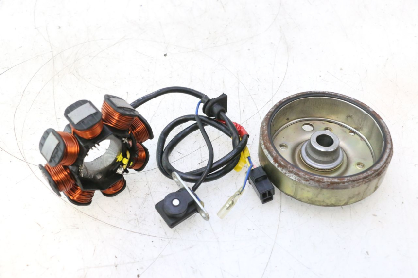 photo de LICHTMASCHINE KYMCO SUPER 8 2T 50 (2007 - 2013) - Alternative Perspektive