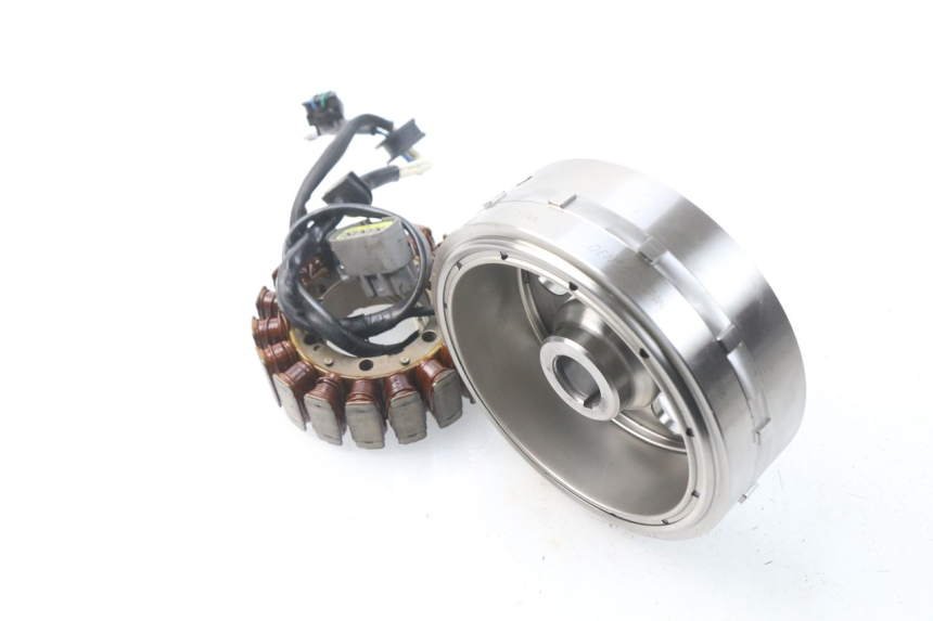 photo de LICHTMASCHINE YAMAHA TDM ABS 900 (2002 - 2014) - Zoom auf Gebrauchszustand