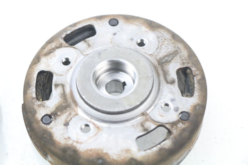 photo de LICHTMASCHINE PEUGEOT TREKKER TKR 50 (2005 - 2014) - Kennzeichnungen und Originalreferenzen