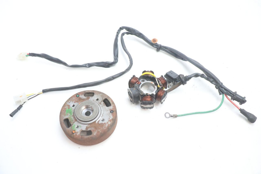 photo de LICHTMASCHINE PEUGEOT TREKKER 50 (1995 - 2004) - Hauptansicht