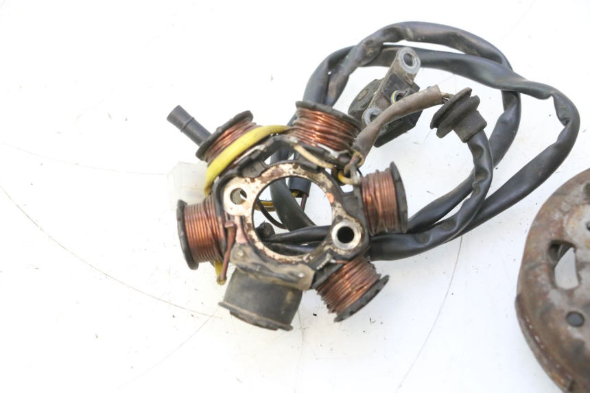 photo de LICHTMASCHINE PEUGEOT TREKKER 50 (1995 - 2004) - Hochauflösende Nahaufnahme