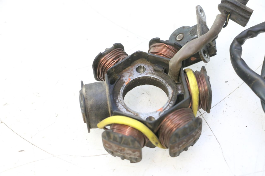 photo de LICHTMASCHINE PEUGEOT TREKKER 50 (1995 - 2004) - Zoom auf Gebrauchszustand