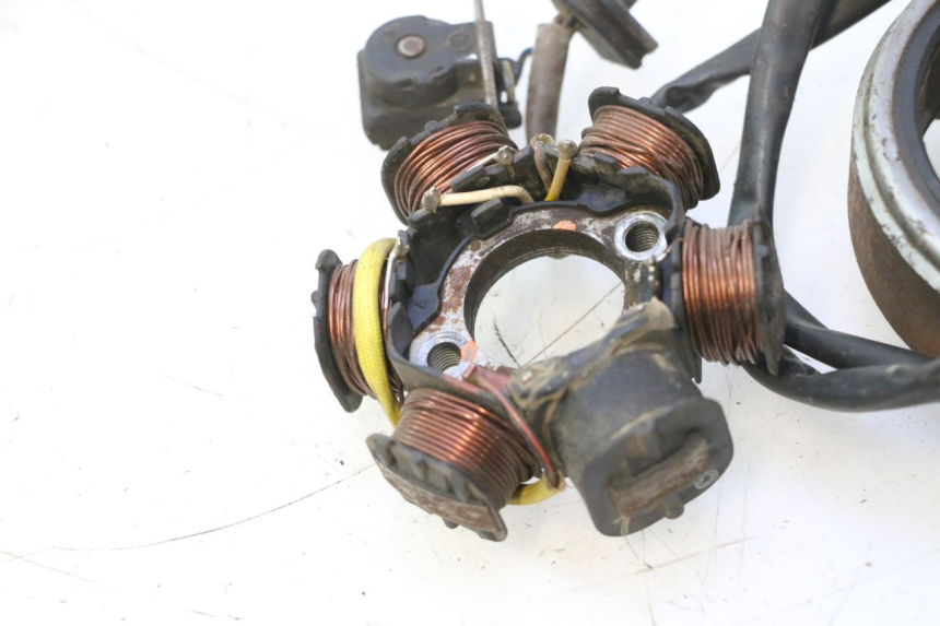 photo de LICHTMASCHINE PEUGEOT TREKKER 50 (1995 - 2004) - Alternative Perspektive