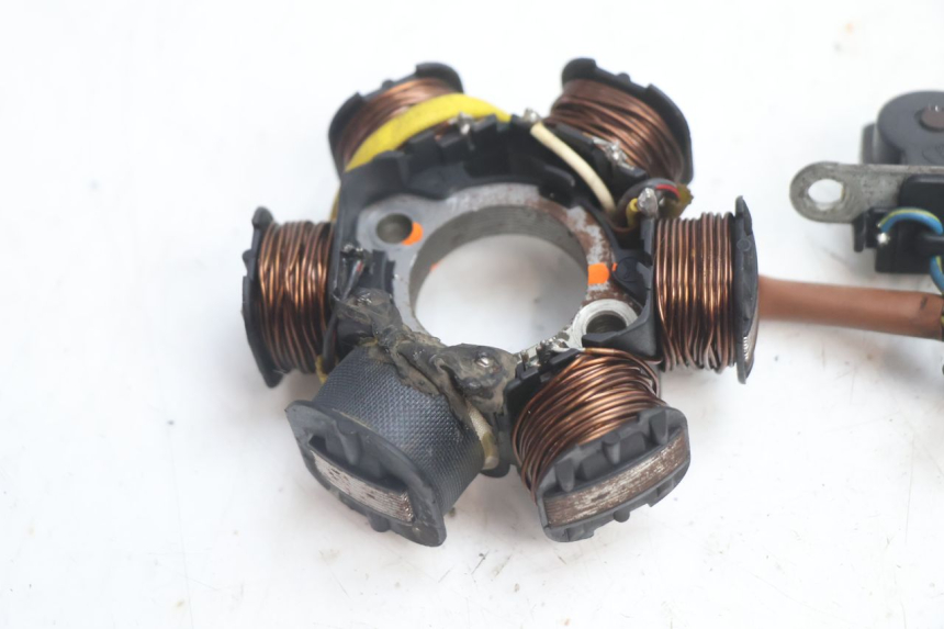 photo de LICHTMASCHINE PEUGEOT TREKKER 50 (1995 - 2004) - Gesamtansicht des Produkts