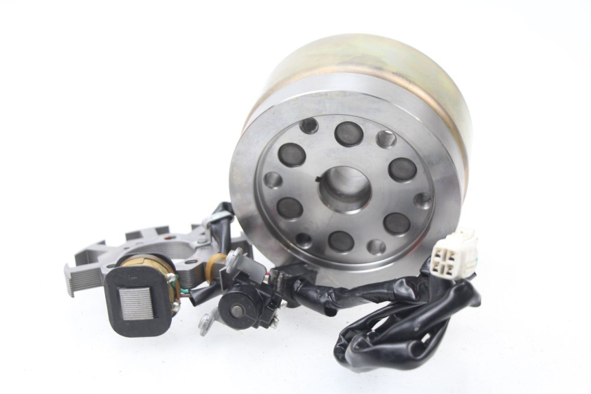 photo de LICHTMASCHINE YAMAHA TTR 125 (2000 - 2020) - Technische Nahaufnahme