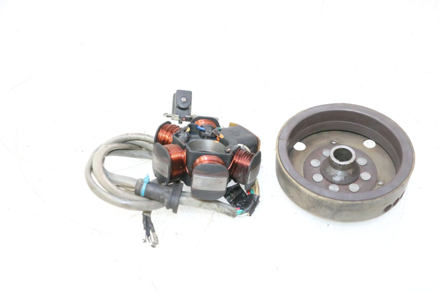 photo de LICHTMASCHINE PIAGGIO TYPHOON 50 (2000 - 2009) - Details der Befestigungspunkte