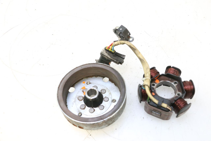 photo de LICHTMASCHINE PIAGGIO TYPHOON 50 (2000 - 2009) - Kennzeichnungen und Originalreferenzen