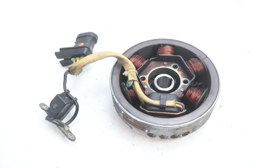 photo de LICHTMASCHINE PIAGGIO TYPHOON 50 (2000 - 2009) - Alternative Perspektive