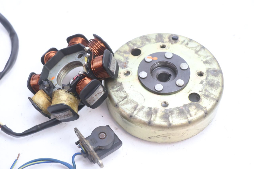 photo de ROTOR STATOR PEUGEOT V-CLIC VCLIC 50 (2007 - 2013) - Detailansicht des Bauteils
