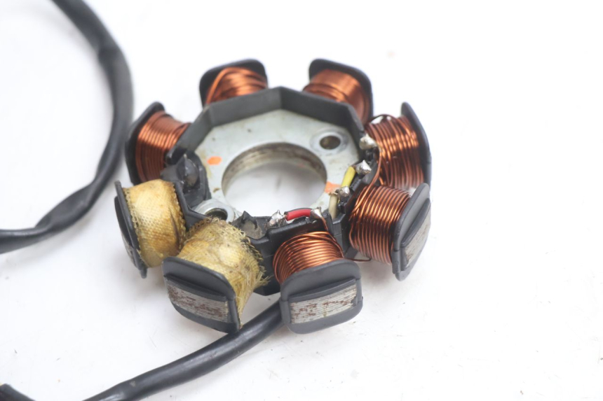 photo de ROTOR STATOR PEUGEOT V-CLIC VCLIC 50 (2007 - 2013) - Details der Befestigungspunkte
