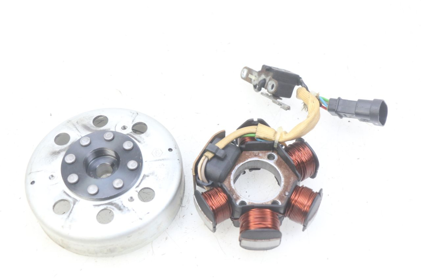 photo de ROTOR STATOR PIAGGIO VESPA LX 2T 50 (2005 - 2013) - Hauptansicht