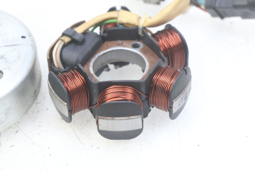 photo de ROTOR STATOR PIAGGIO VESPA LX 2T 50 (2005 - 2013) - Details der Befestigungspunkte