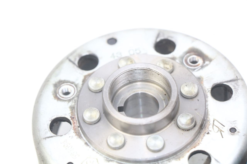 photo de ROTOR STATOR PIAGGIO VESPA LX 125 (2005 - 2010) - Details der Befestigungspunkte