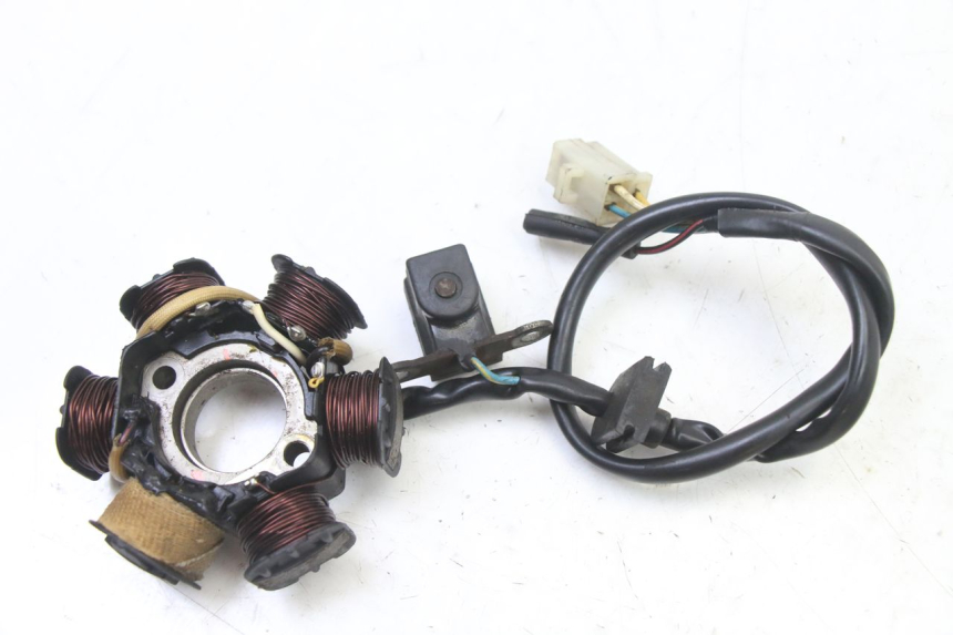 photo de ROTOR STATOR PEUGEOT VIVACITY NEW 2T 50 (2008 - 2017) - Details der Befestigungspunkte