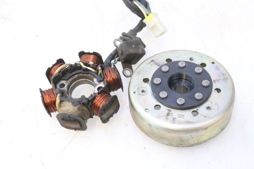 photo de ROTOR STATOR PEUGEOT VIVACITY NEW 2T 50 (2008 - 2017) - Hochauflösende Nahaufnahme