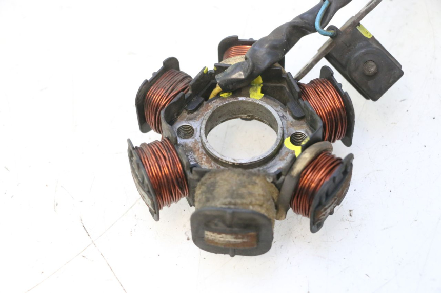 photo de ROTOR STATOR PEUGEOT VIVACITY NEW 2T 50 (2008 - 2017) - Details der Befestigungspunkte