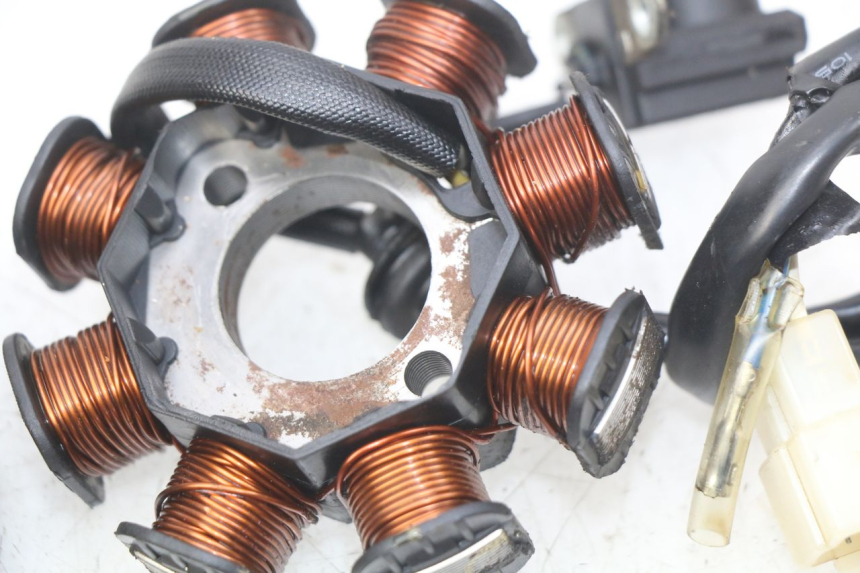 photo de ROTOR STATOR PEUGEOT VIVACITY NEW 4T 50 (2008 - 2017) - Weitere Ansicht des Artikels