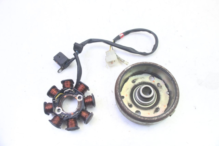 photo de ROTOR STATOR PEUGEOT VIVACITY NEW 4T 50 (2008 - 2017) - Detailansicht des Bauteils