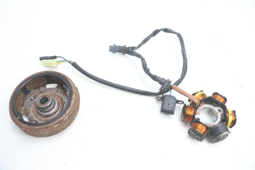 photo de LICHTMASCHINE PEUGEOT VIVACITY 50 (2004 - 2009) - Detailansicht des Bauteils