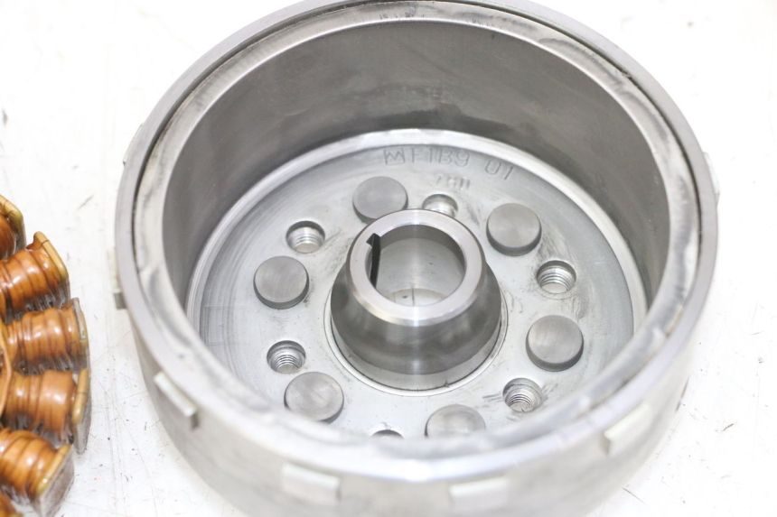 photo de LICHTMASCHINE YAMAHA XMAX X-MAX 125 (2006 - 2009) - Weitere Ansicht des Artikels