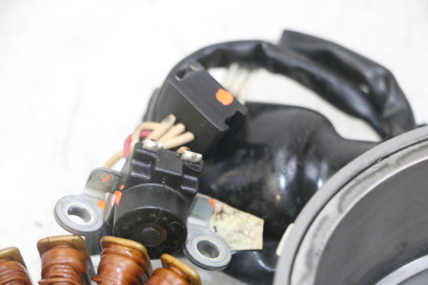 photo de LICHTMASCHINE YAMAHA XMAX X-MAX 125 (2006 - 2009) - Alternative Perspektive