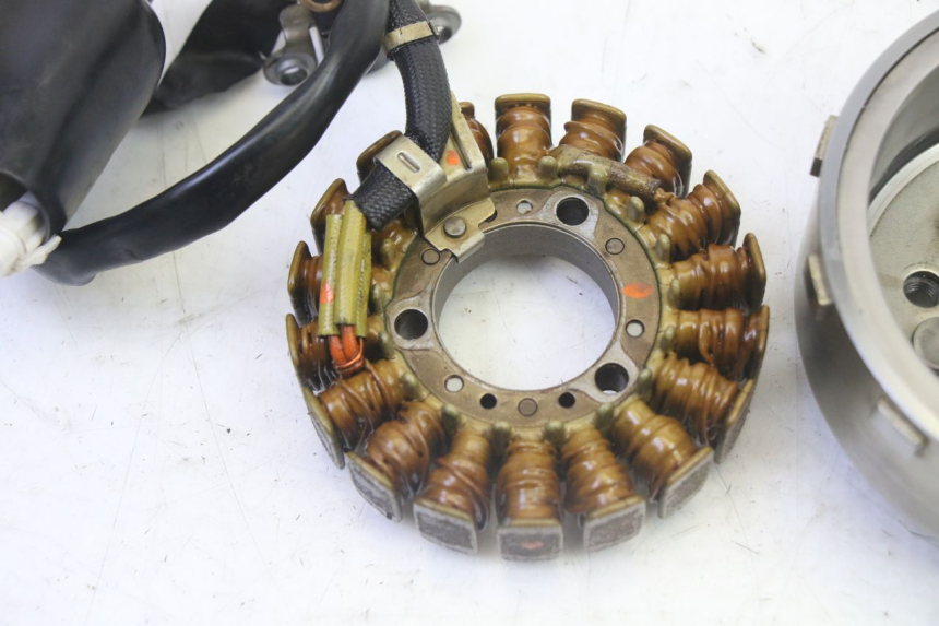 photo de LICHTMASCHINE YAMAHA XMAX X-MAX 125 (2006 - 2009) - Zoom auf Gebrauchszustand