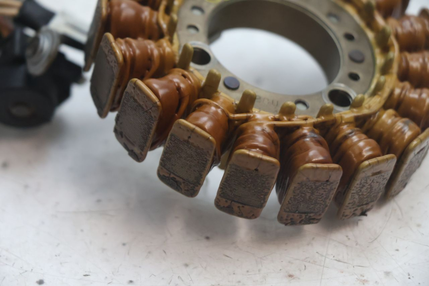 photo de LICHTMASCHINE YAMAHA X-MAX XMAX 125 (2010 - 2013) - Oberflächenzustand und Material
