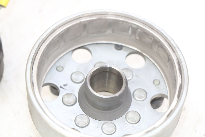 photo de ROTOR STATOR PIAGGIO X8 125 (2004 - 2007) - Zoom auf Gebrauchszustand